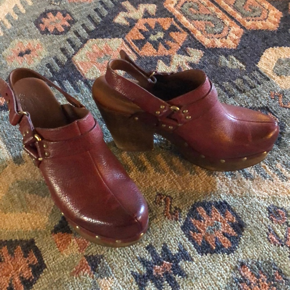 Wine Red Kork Ease Clogs